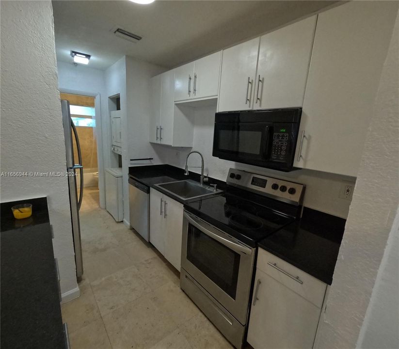 For Rent: $1,800 (1 beds, 1 baths, 545 Square Feet)