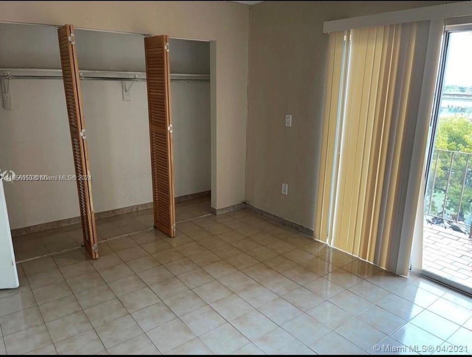 For Rent: $2,200 (2 beds, 2 baths, 870 Square Feet)