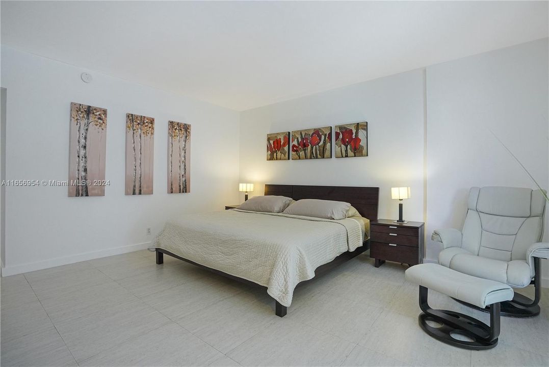 For Rent: $4,000 (2 beds, 2 baths, 1346 Square Feet)