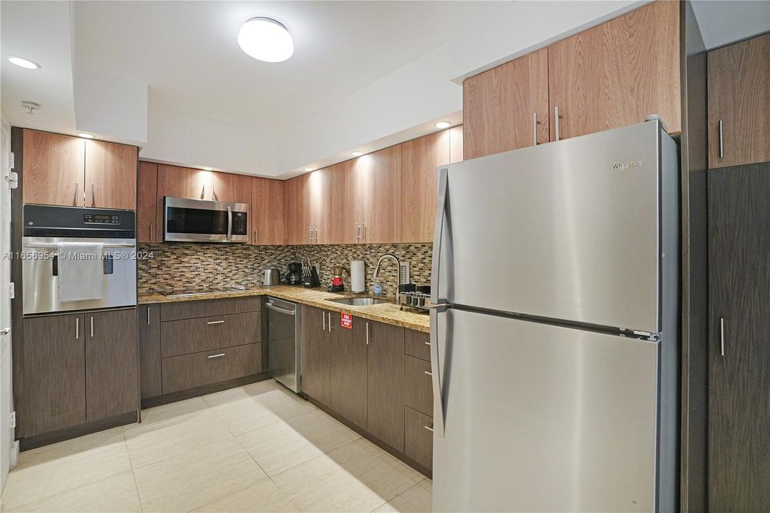 For Rent: $4,000 (2 beds, 2 baths, 1346 Square Feet)