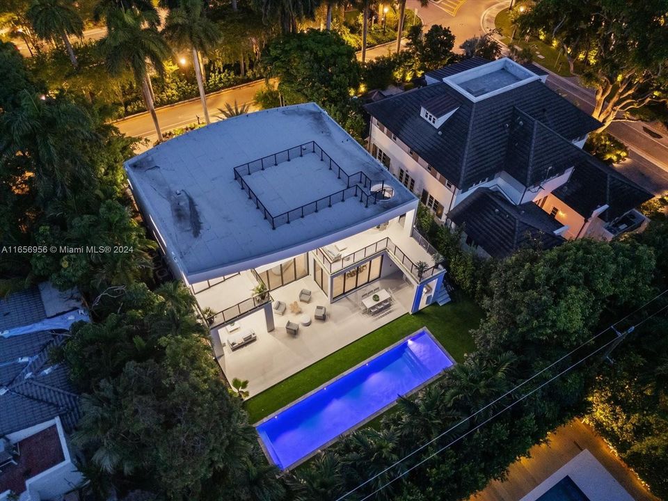 En Venta: $8,550,000 (5 camas, 5 baños, 3840 Pies cuadrados)