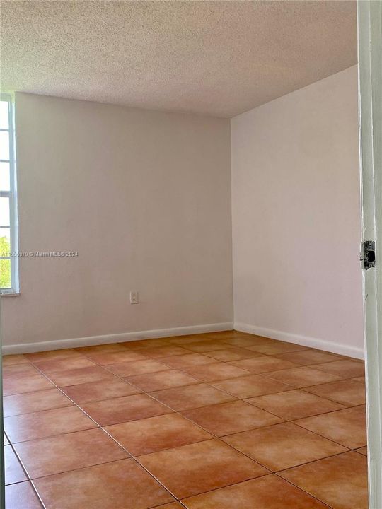 For Rent: $2,000 (1 beds, 1 baths, 680 Square Feet)