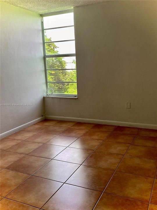 For Rent: $2,000 (1 beds, 1 baths, 680 Square Feet)