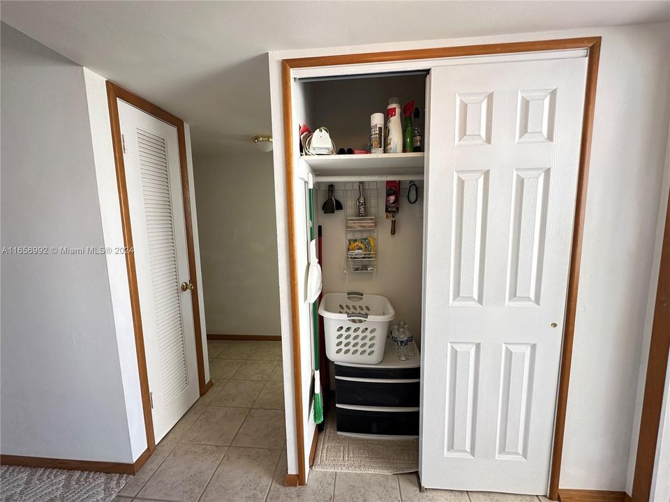 For Sale: $115,900 (1 beds, 1 baths, 620 Square Feet)