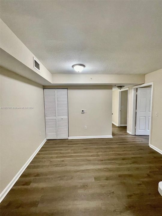 For Rent: $2,300 (3 beds, 2 baths, 1126 Square Feet)