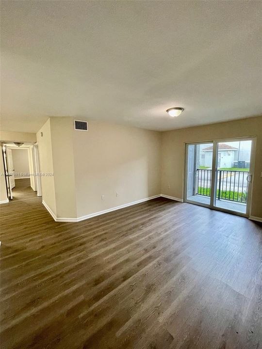 For Rent: $2,300 (3 beds, 2 baths, 1126 Square Feet)