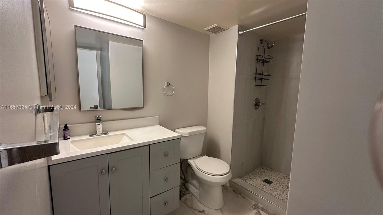 For Rent: $2,800 (3 beds, 2 baths, 1231 Square Feet)