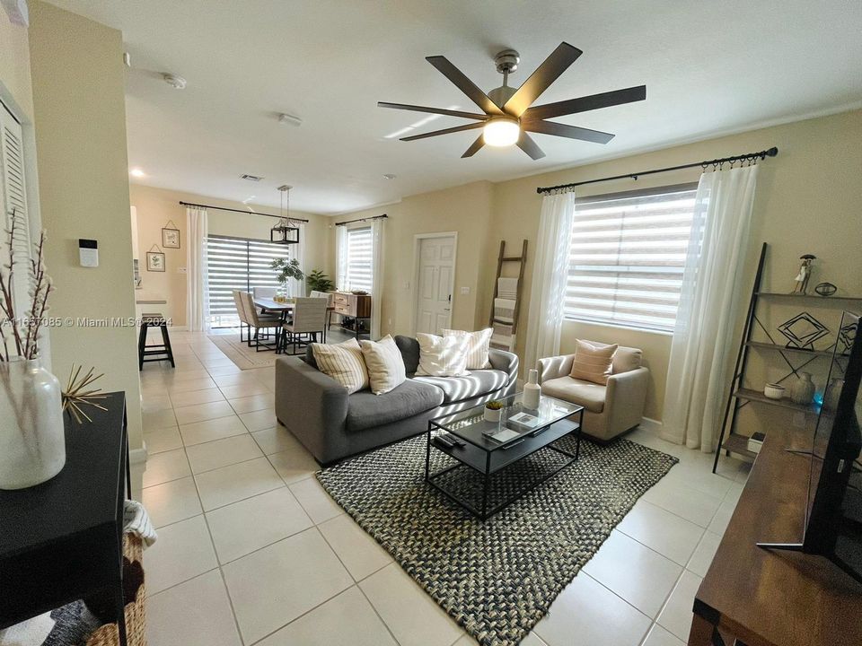 Active With Contract: $3,600 (3 beds, 2 baths, 1863 Square Feet)