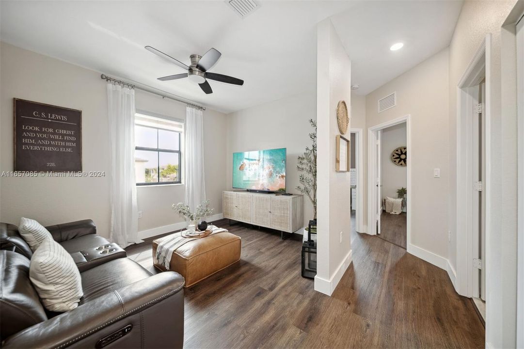 Active With Contract: $3,600 (3 beds, 2 baths, 1863 Square Feet)