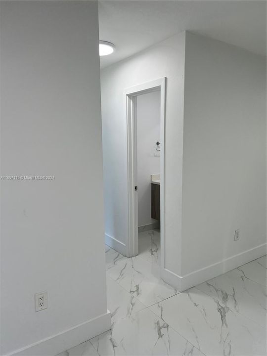 最近租的: $2,000 (1 贝兹, 1 浴室, 3006 平方英尺)