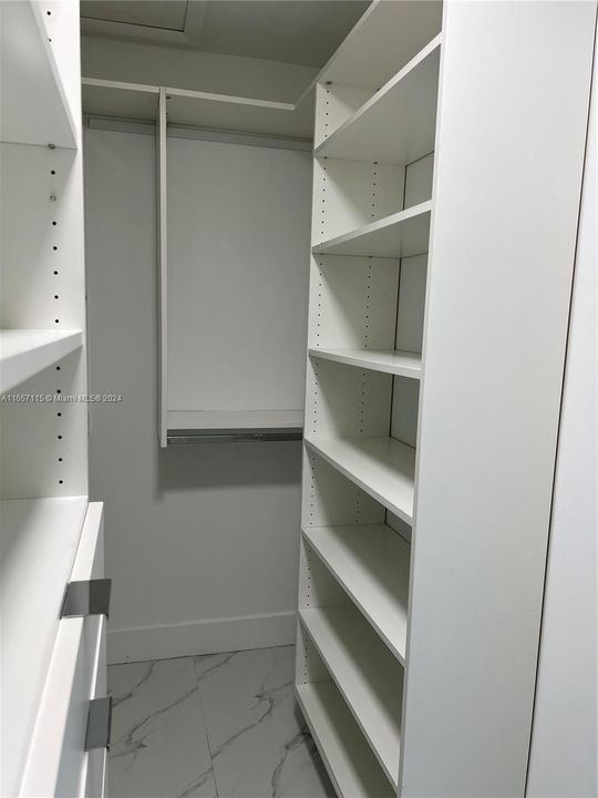 最近租的: $2,000 (1 贝兹, 1 浴室, 3006 平方英尺)