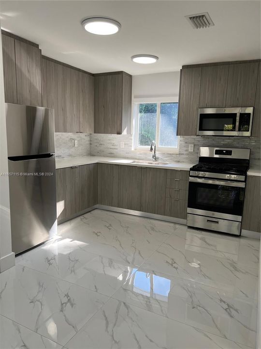 最近租的: $2,000 (1 贝兹, 1 浴室, 3006 平方英尺)