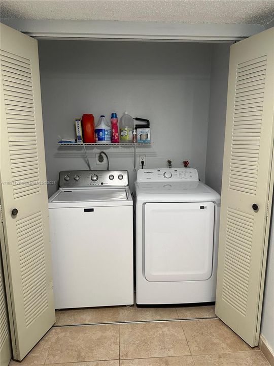 Recently Sold: $285,000 (2 beds, 2 baths, 1415 Square Feet)