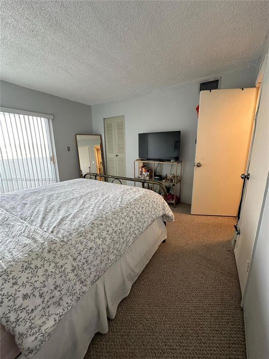 Recently Sold: $285,000 (2 beds, 2 baths, 1415 Square Feet)