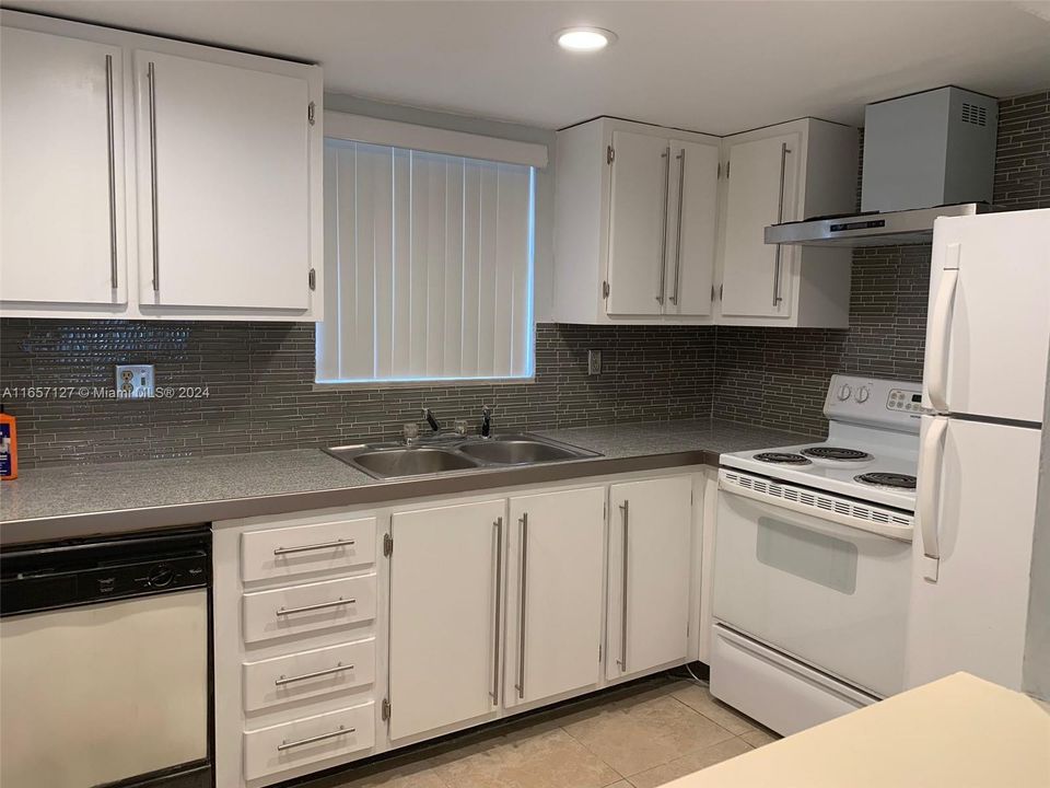 Recently Sold: $285,000 (2 beds, 2 baths, 1415 Square Feet)