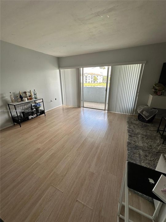 Recently Sold: $285,000 (2 beds, 2 baths, 1415 Square Feet)