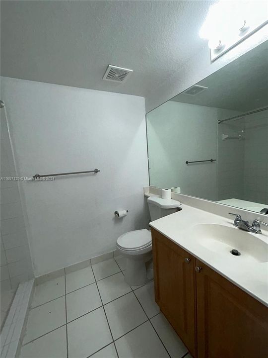 For Rent: $1,900 (1 beds, 1 baths, 650 Square Feet)