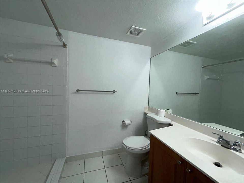 For Rent: $1,900 (1 beds, 1 baths, 650 Square Feet)