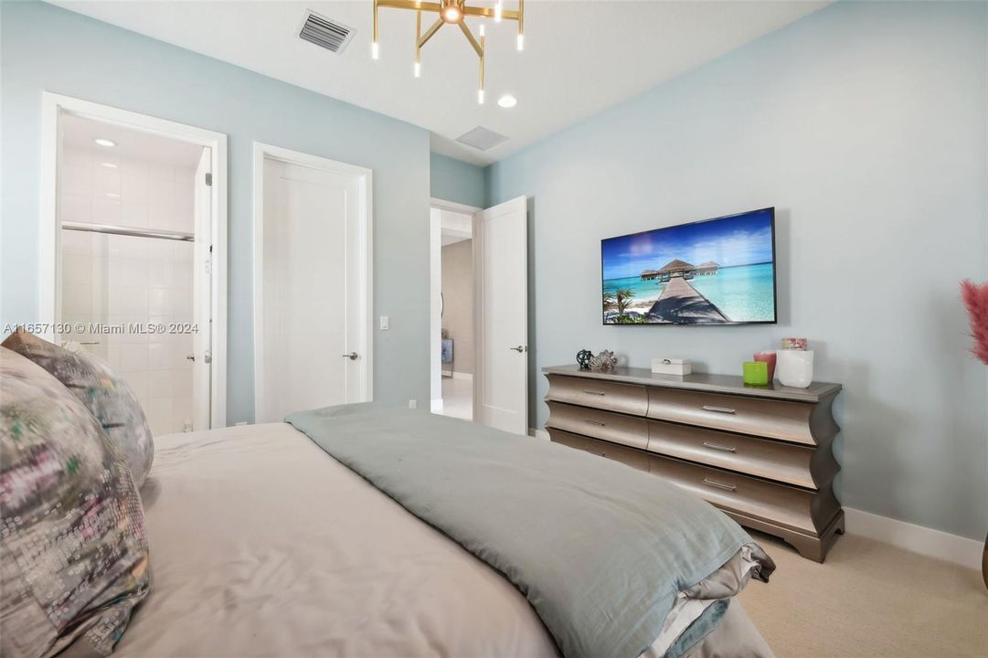 Active With Contract: $1,900,000 (3 beds, 3 baths, 2740 Square Feet)