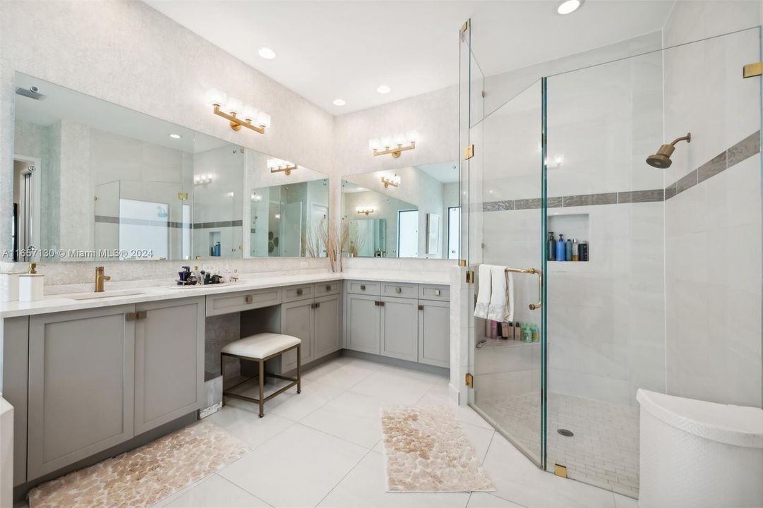 Active With Contract: $1,900,000 (3 beds, 3 baths, 2740 Square Feet)