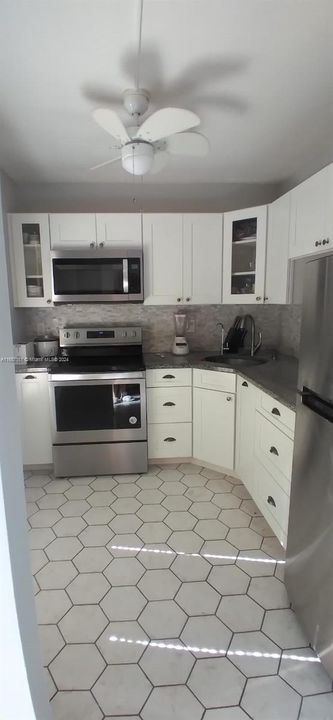 For Rent: $1,500 (1 beds, 1 baths, 660 Square Feet)