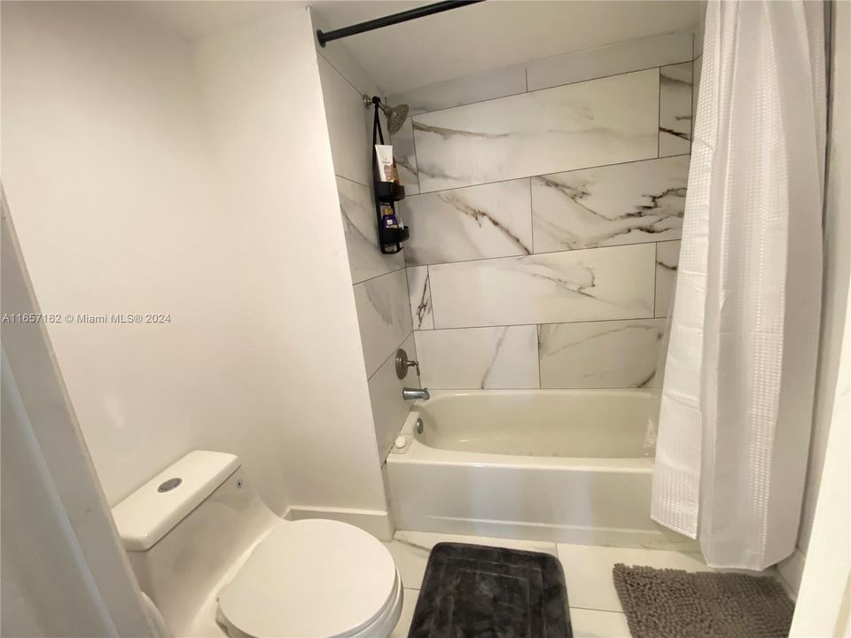 For Rent: $2,200 (2 beds, 2 baths, 1029 Square Feet)