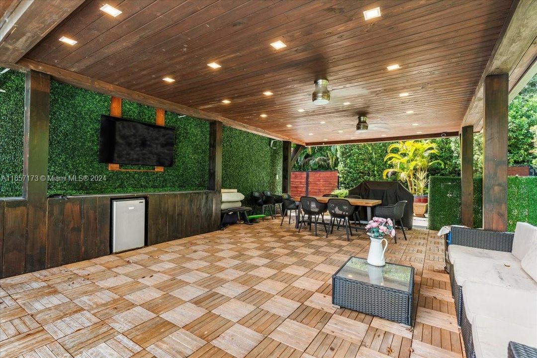 En Venta: $1,900,000 (5 camas, 4 baños, 2988 Pies cuadrados)