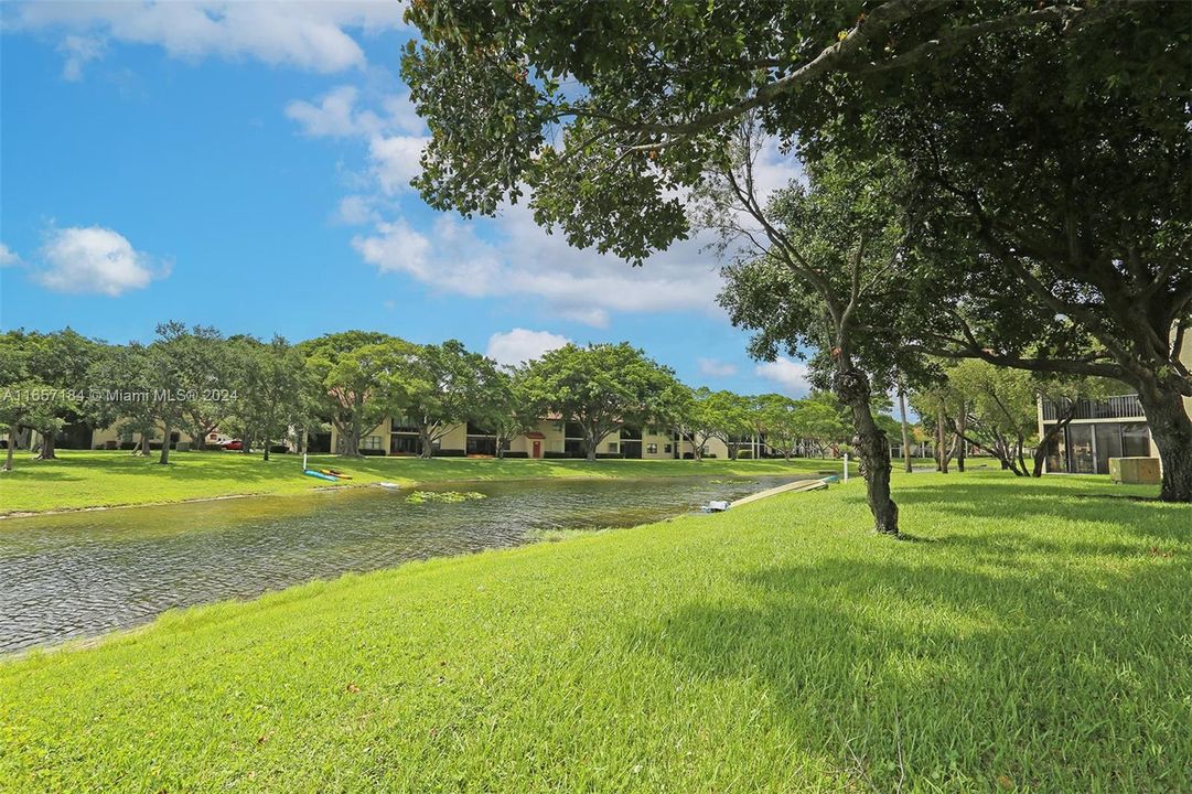 Active With Contract: $310,000 (2 beds, 2 baths, 1100 Square Feet)