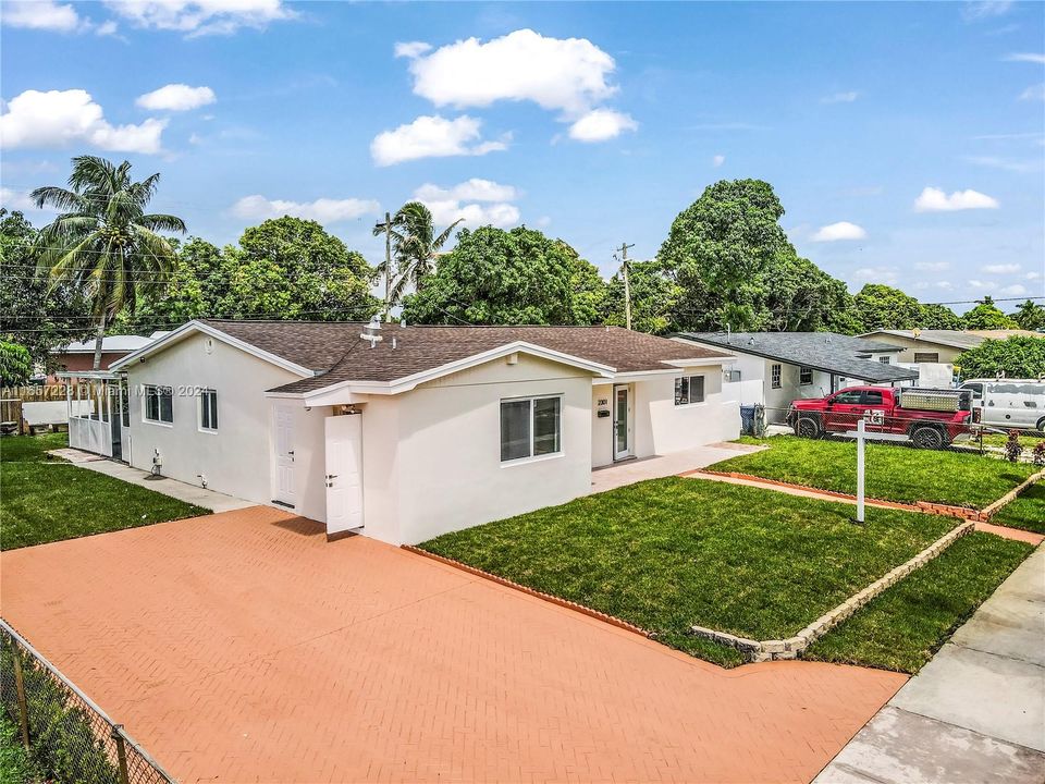 For Sale: $625,000 (3 beds, 2 baths, 1671 Square Feet)