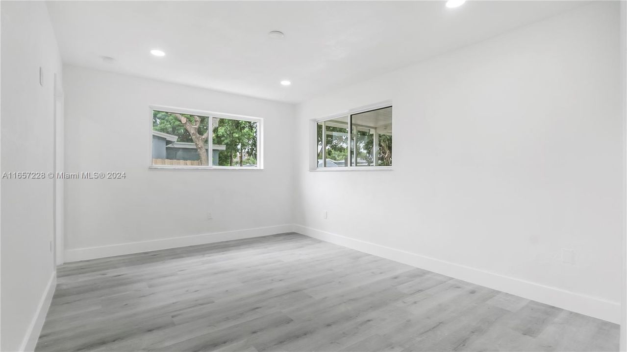 For Sale: $625,000 (3 beds, 2 baths, 1671 Square Feet)