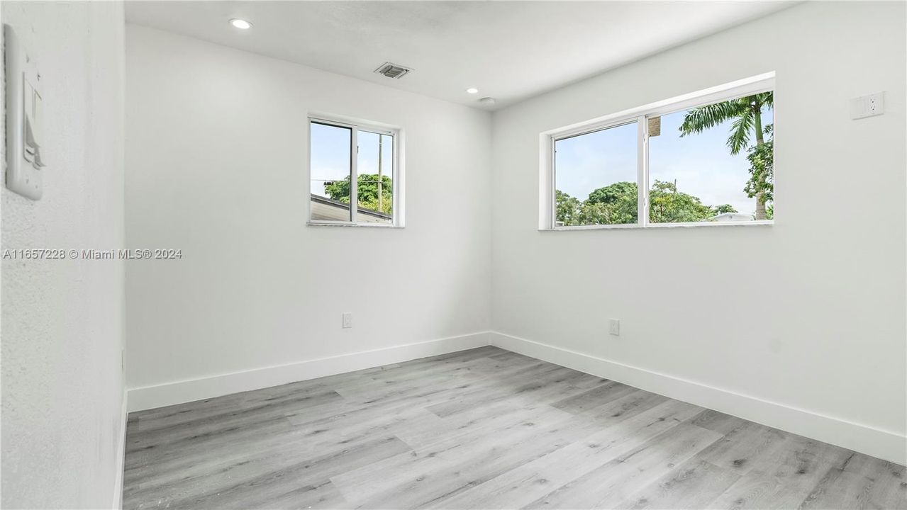 For Sale: $625,000 (3 beds, 2 baths, 1671 Square Feet)