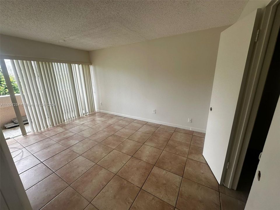 For Rent: $1,750 (2 beds, 2 baths, 856 Square Feet)