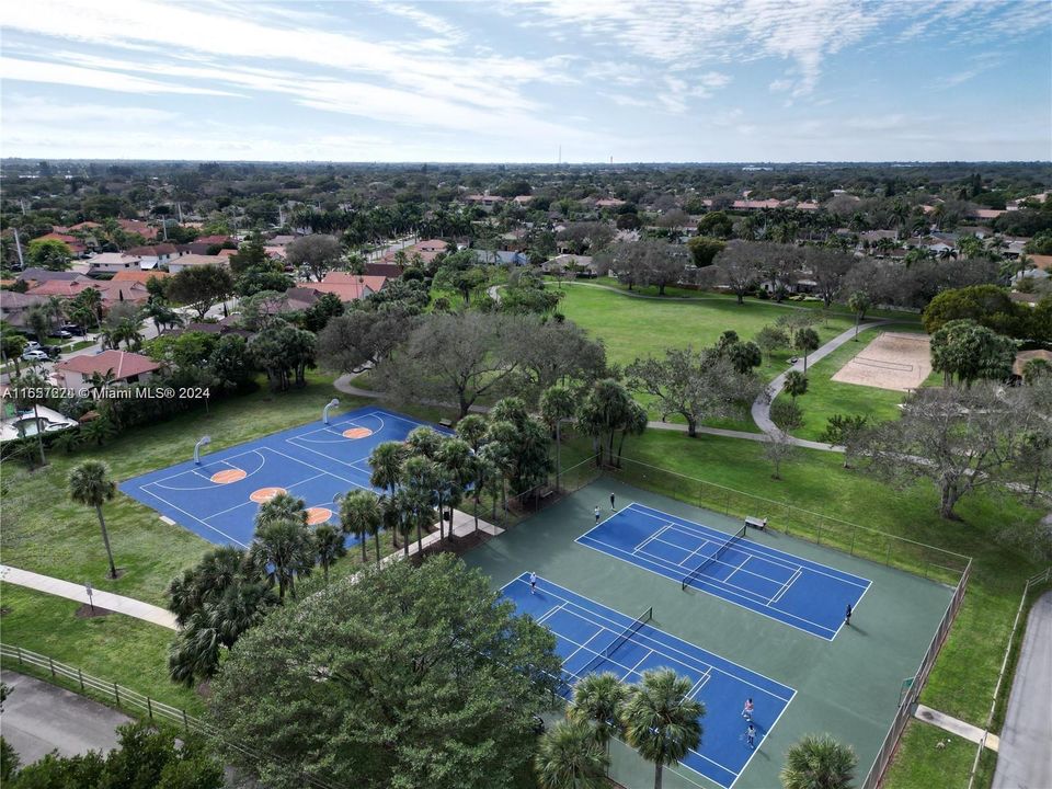 For Sale: $665,000 (3 beds, 2 baths, 2040 Square Feet)