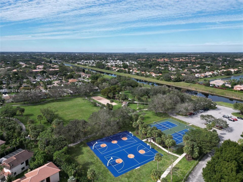 For Sale: $665,000 (3 beds, 2 baths, 2040 Square Feet)