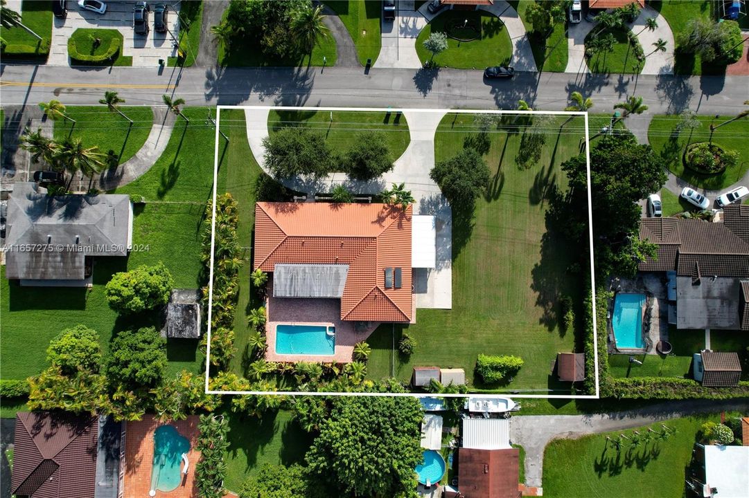 En Venta: $1,399,000 (4 camas, 2 baños, 3208 Pies cuadrados)