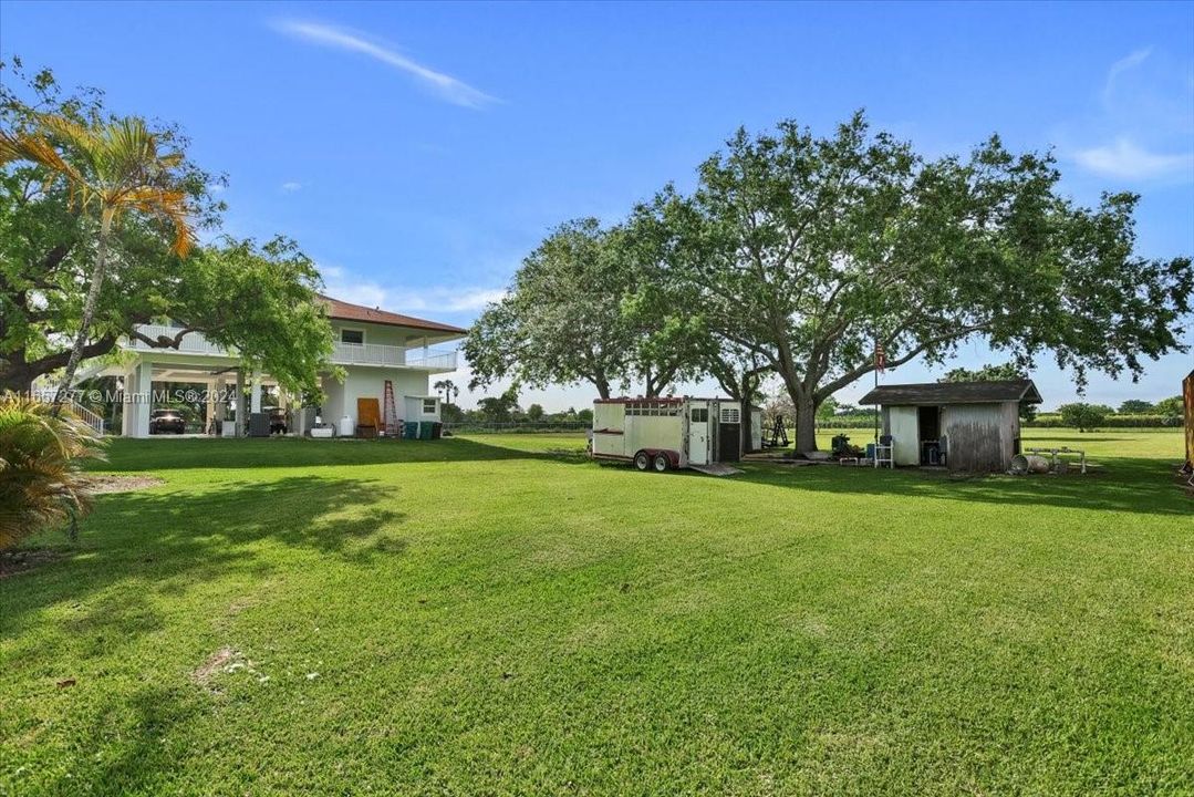 For Sale: $1,999,900 (3 beds, 2 baths, 2118 Square Feet)