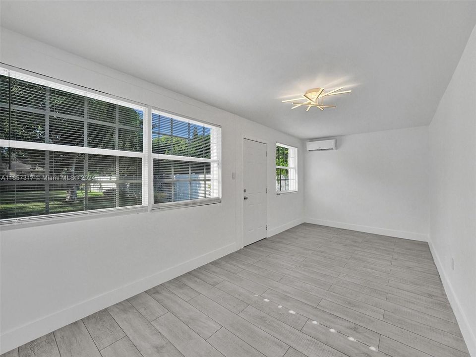 For Sale: $749,000 (2 beds, 2 baths, 1212 Square Feet)