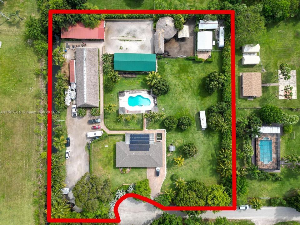 En Venta: $2,500,000 (3 camas, 2 baños, 1555 Pies cuadrados)