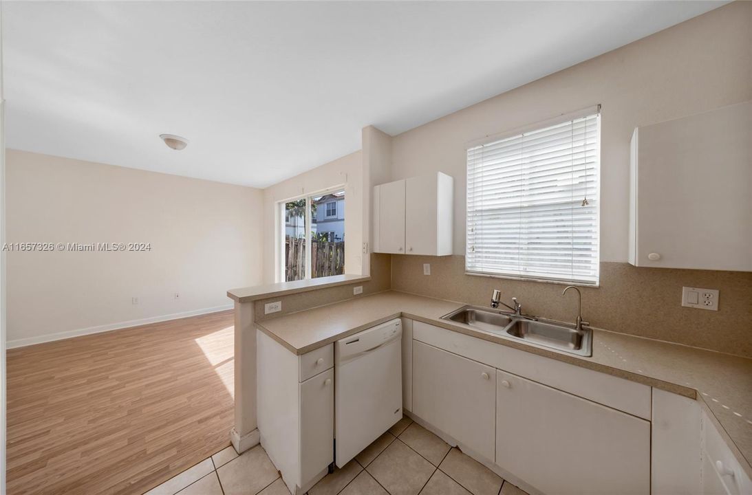 For Sale: $549,950 (3 beds, 2 baths, 1683 Square Feet)