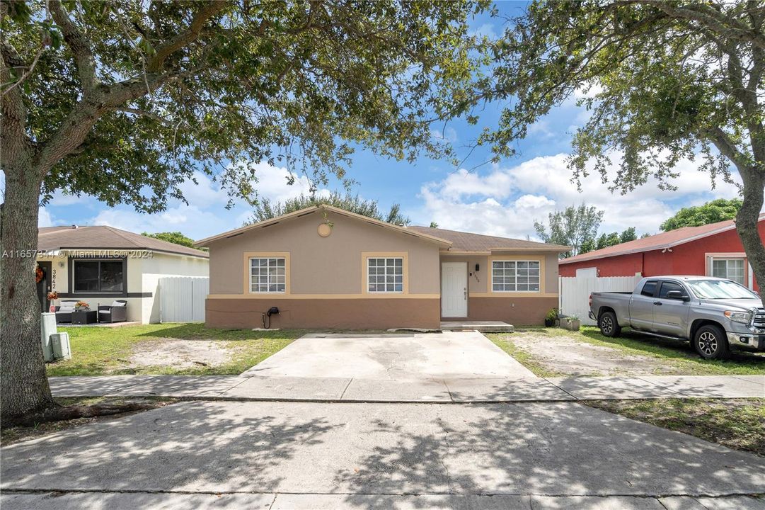 For Sale: $520,000 (4 beds, 2 baths, 1485 Square Feet)