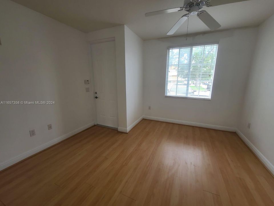 For Rent: $2,095 (1 beds, 1 baths, 762 Square Feet)