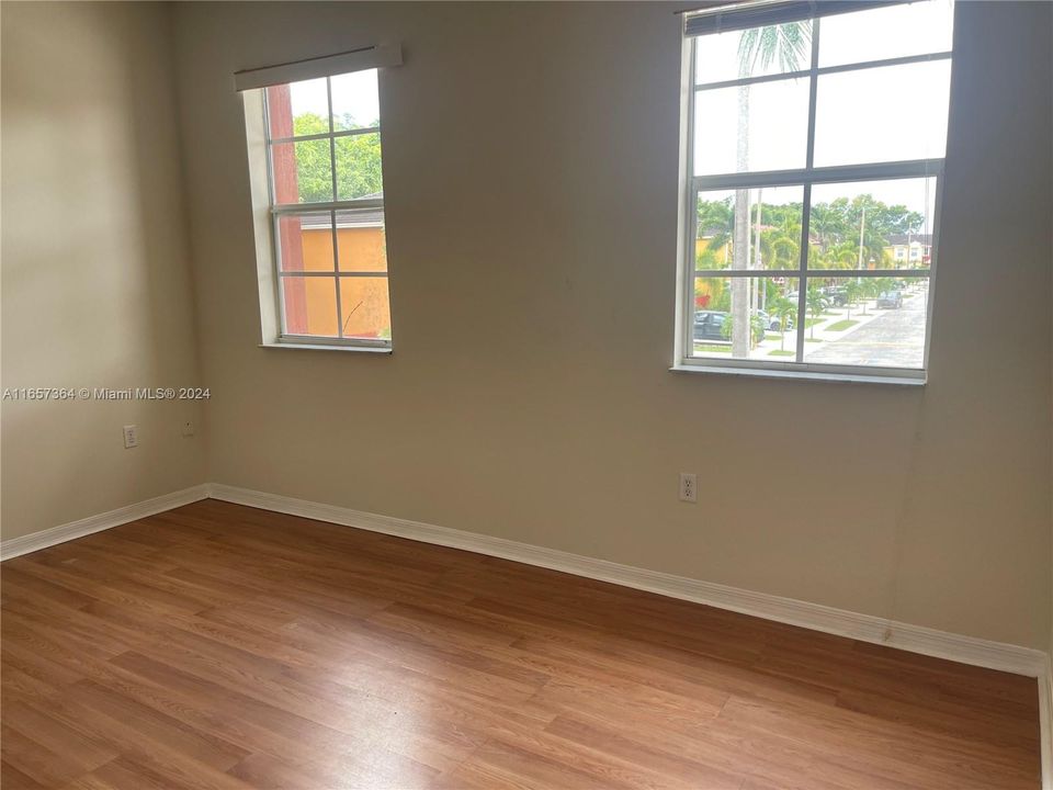 For Rent: $2,300 (2 beds, 2 baths, 1190 Square Feet)