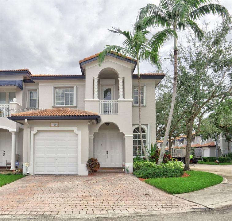 For Sale: $654,900 (4 beds, 2 baths, 2152 Square Feet)