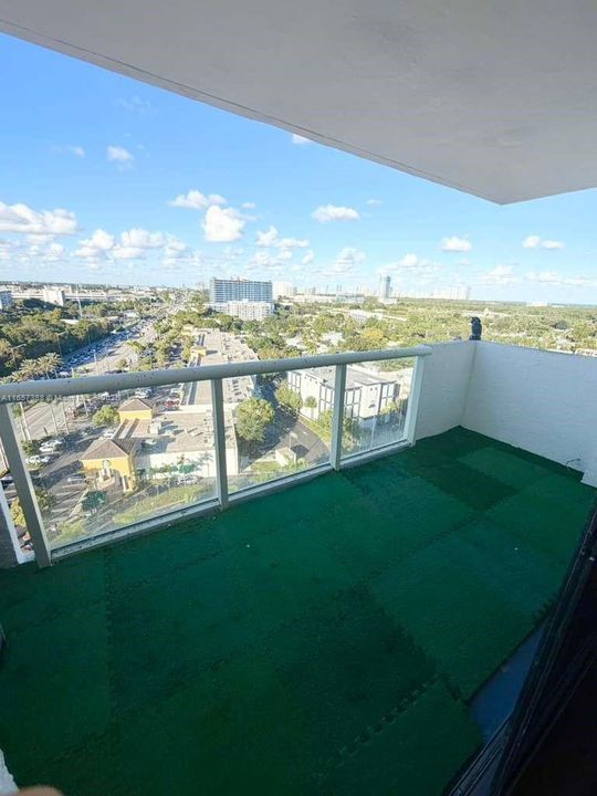 На продажу: $159,000 (2 спален, 2 ванн, 900 Квадратных фут)