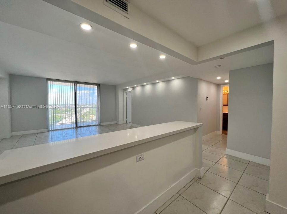 En Venta: $279,000 (2 camas, 2 baños, 1050 Pies cuadrados)