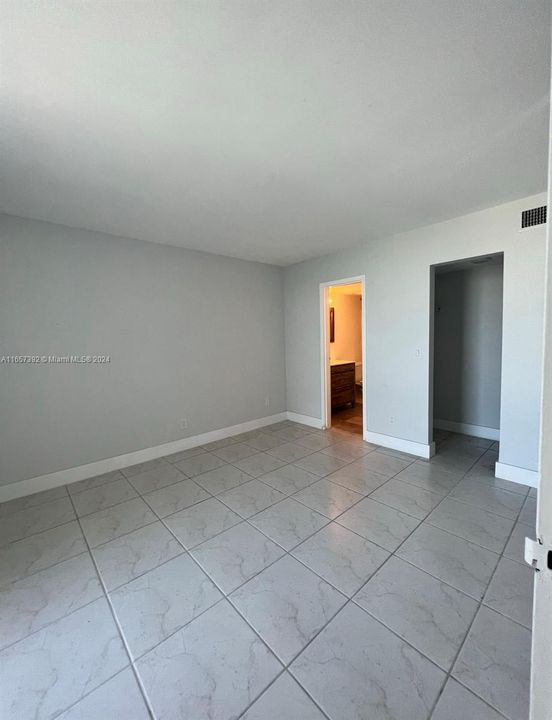 For Sale: $279,000 (2 beds, 2 baths, 1050 Square Feet)