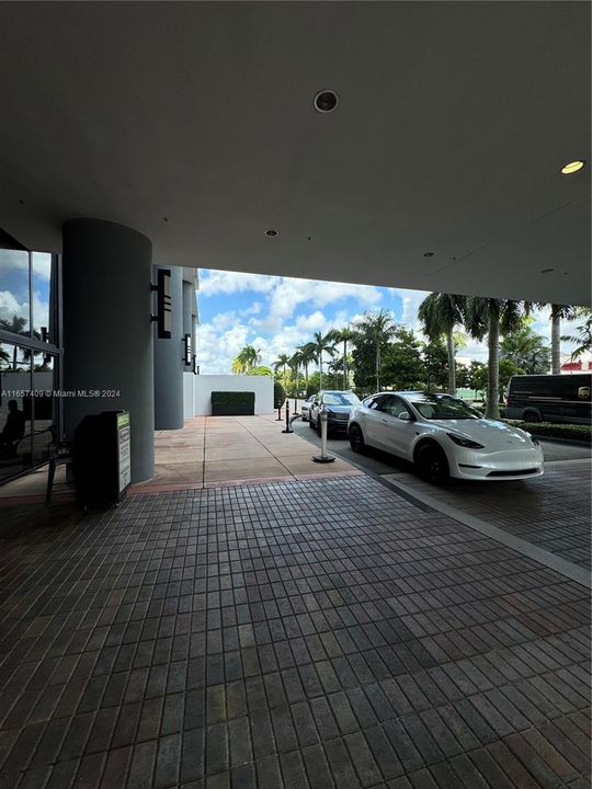 最近租的: $3,400 (2 贝兹, 2 浴室, 1073 平方英尺)