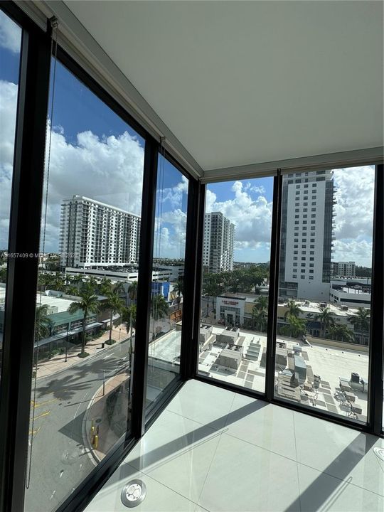 最近租的: $3,400 (2 贝兹, 2 浴室, 1073 平方英尺)