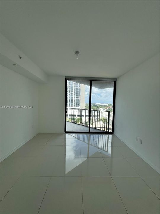 最近租的: $3,400 (2 贝兹, 2 浴室, 1073 平方英尺)