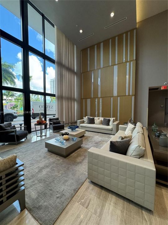 最近租的: $3,400 (2 贝兹, 2 浴室, 1073 平方英尺)